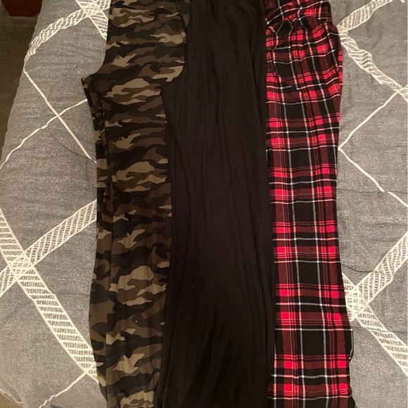 Yoga Pants & Leggings - Picture 3 of 3